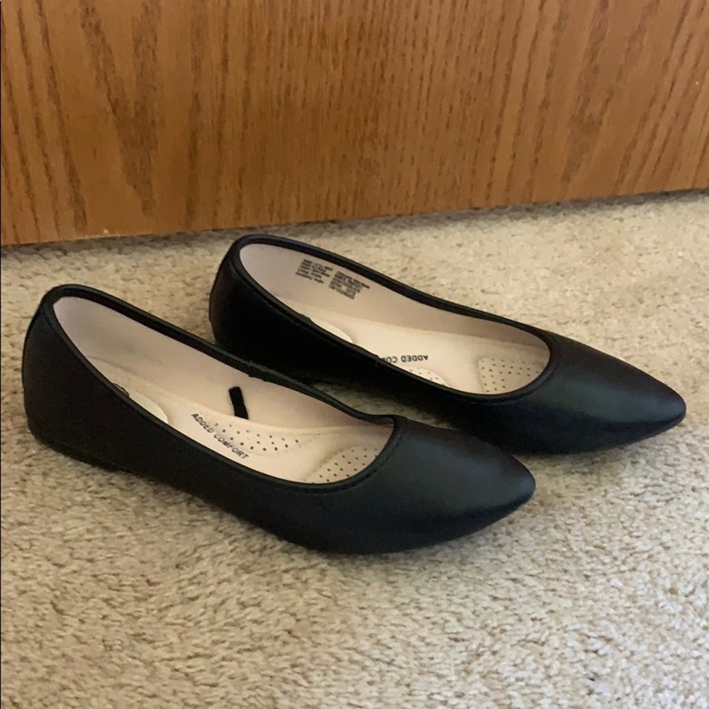 Simple Black Flats